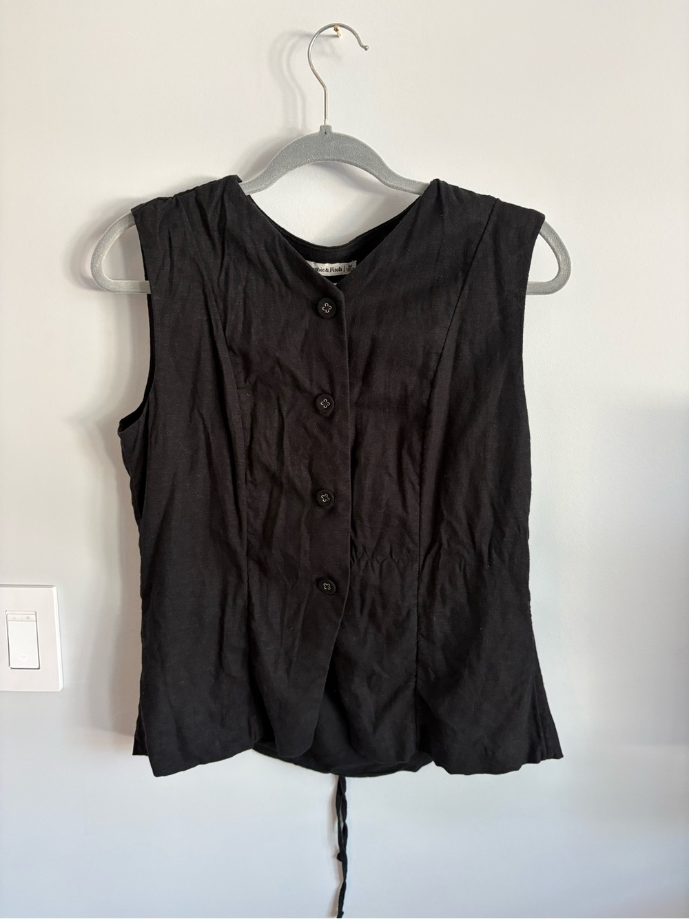 Abercrombie & Fitch Black Sleeveless Button-Front Top